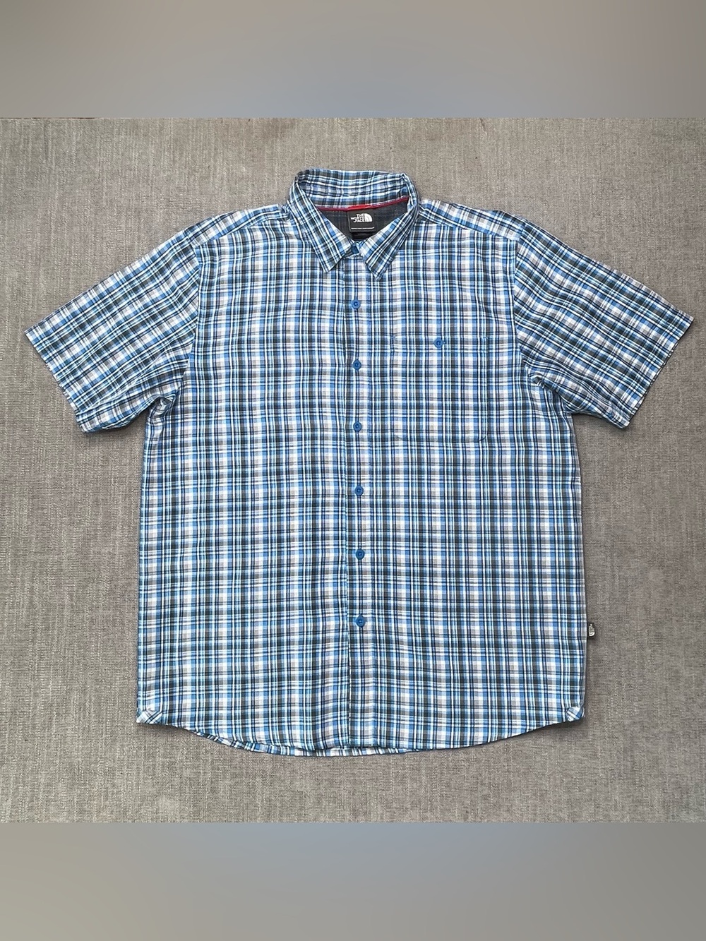 The North Face Mens L Blue Plaid Button Up Shirt Short Sleeve Polyester Blend